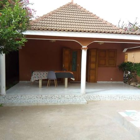 Bed and Breakfast Chez Coumba Et Daniel Saly Portudal Esterno foto