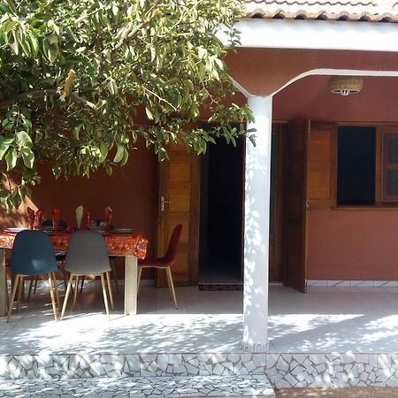 Bed and Breakfast Chez Coumba Et Daniel Saly Portudal Esterno foto