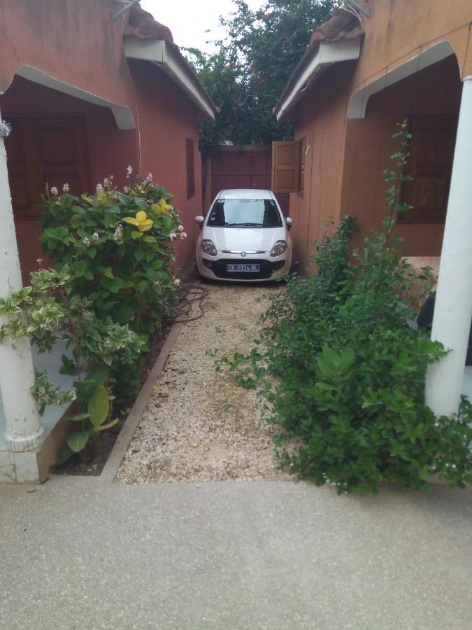 Bed and Breakfast Chez Coumba Et Daniel Saly Portudal Esterno foto