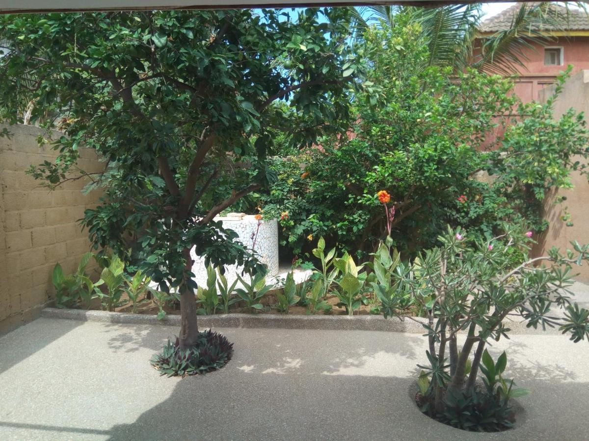 Bed and Breakfast Chez Coumba Et Daniel Saly Portudal Esterno foto