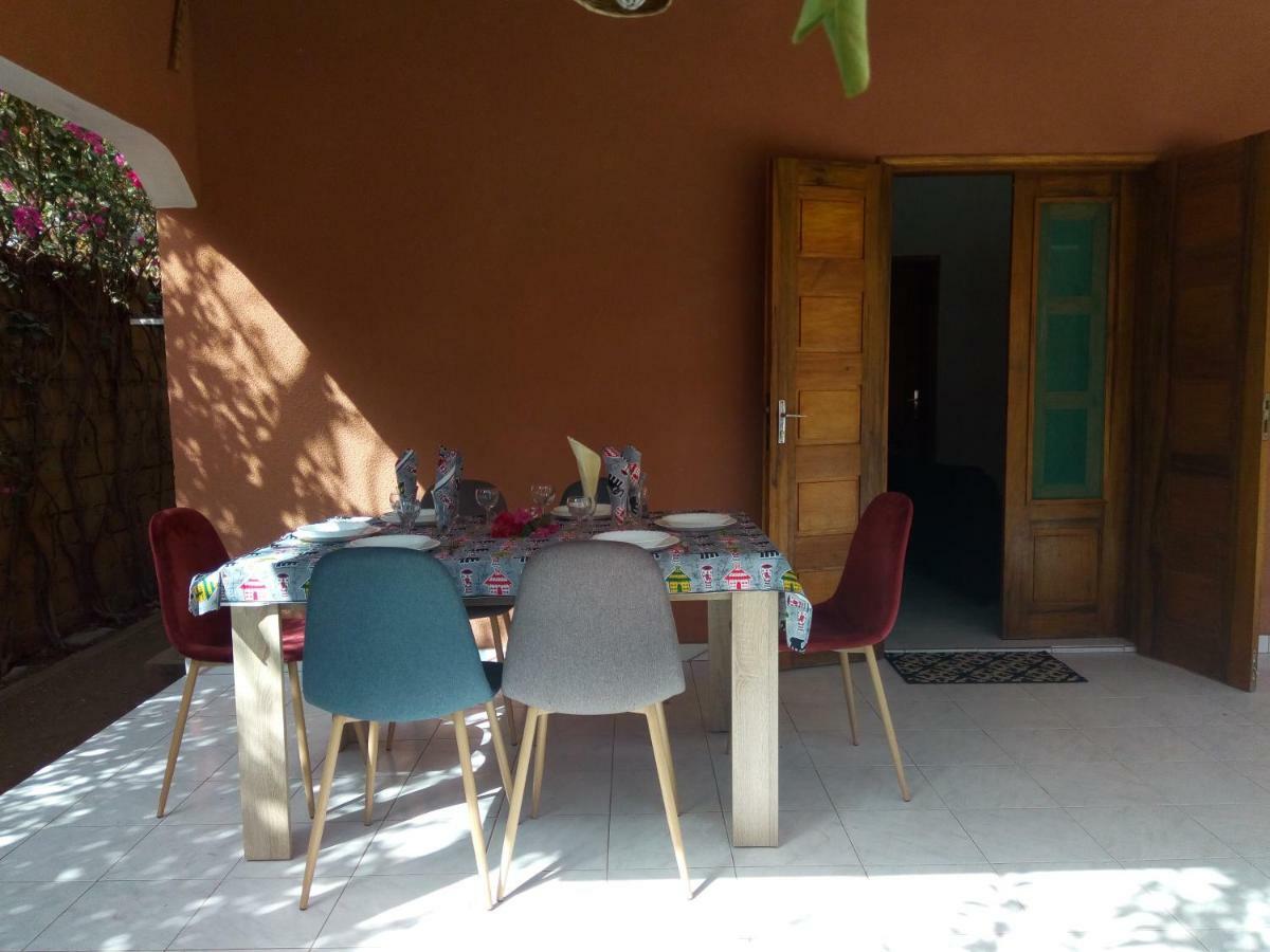 Bed and Breakfast Chez Coumba Et Daniel Saly Portudal Esterno foto