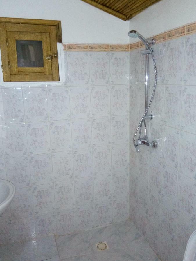 Bed and Breakfast Chez Coumba Et Daniel Saly Portudal Esterno foto