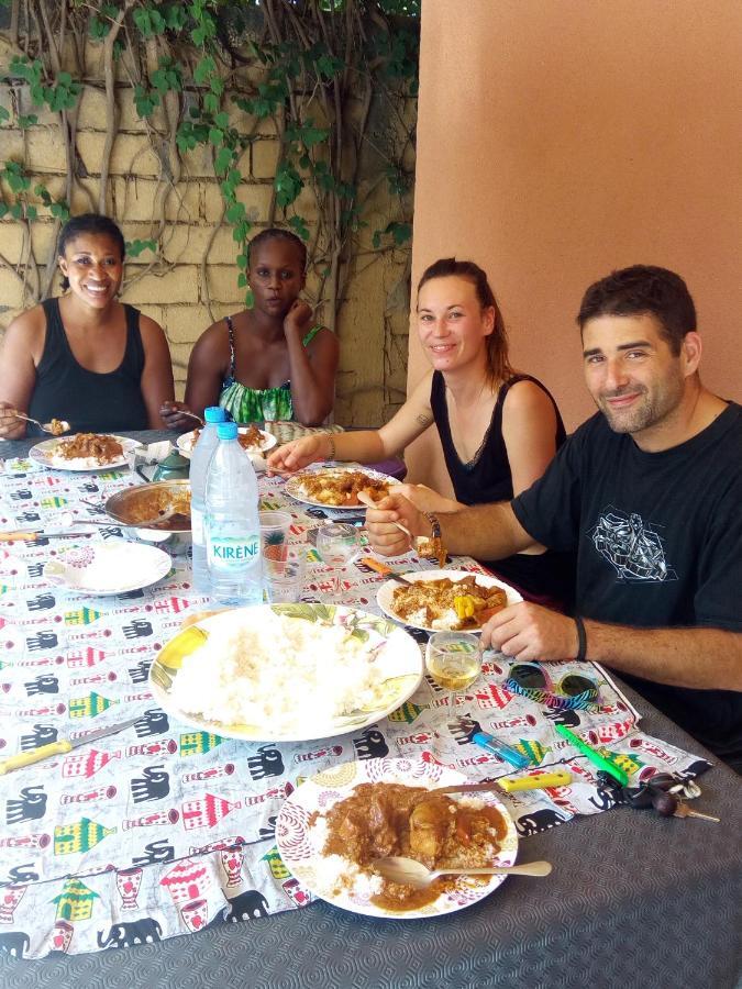 Bed and Breakfast Chez Coumba Et Daniel Saly Portudal Esterno foto