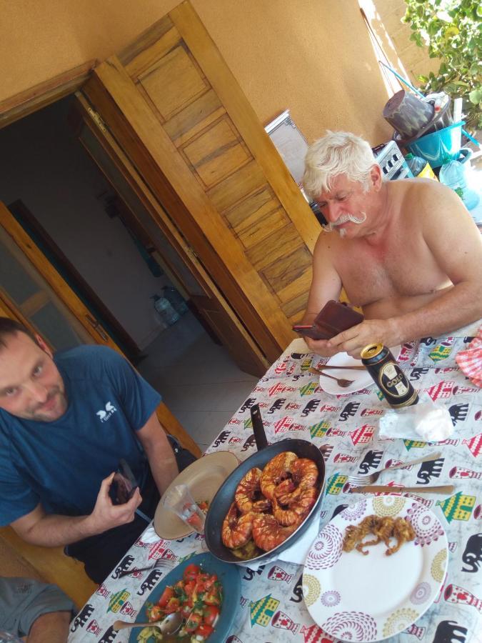 Bed and Breakfast Chez Coumba Et Daniel Saly Portudal Esterno foto